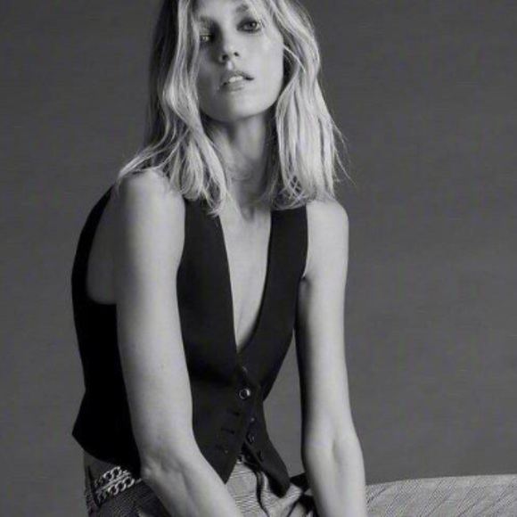 ZARA ‘XS’ Vest - Picture 1 of 8